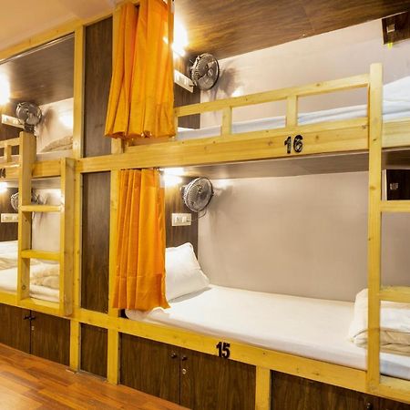 Sunrise Hostel Dormitory มุมไบ ภายนอก รูปภาพ